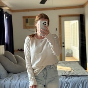 GAP Women's Off-White Long Sleeve Tee
